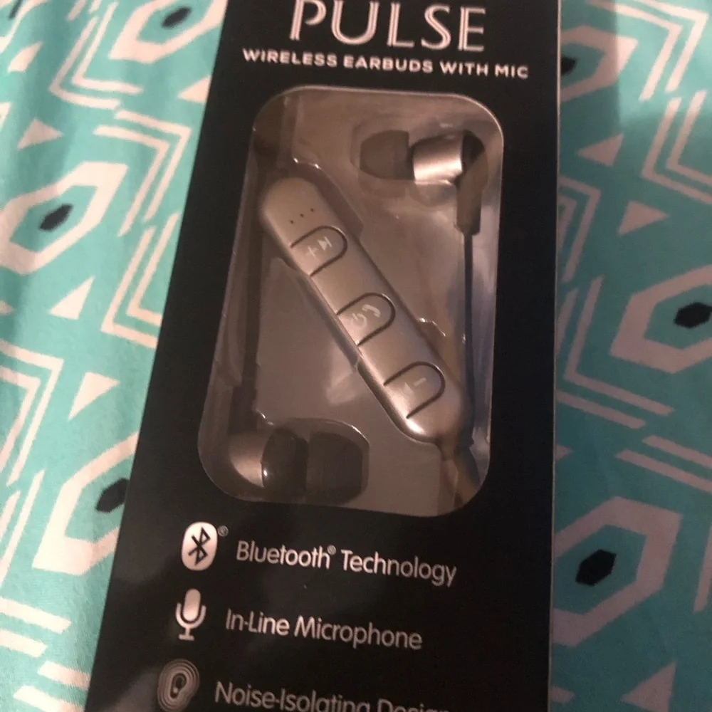 Pulse Wireless Earbuds with Mic — Silver